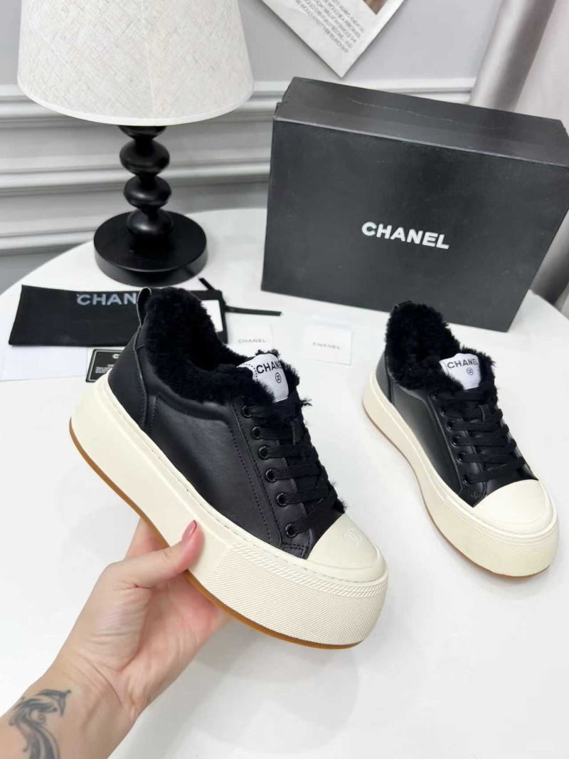 Ch**el sport shoes